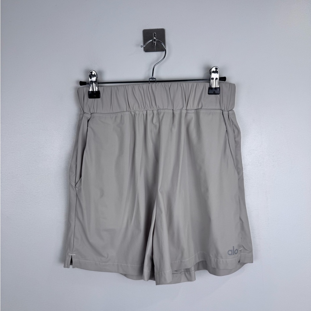Alo Yoga Women‎ Athletic Short Size XS